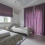 Magnolia - Luxury 4-br Retreat With Pool בית נופש