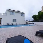 Magnolia - Luxury 4-br Retreat With Pool *