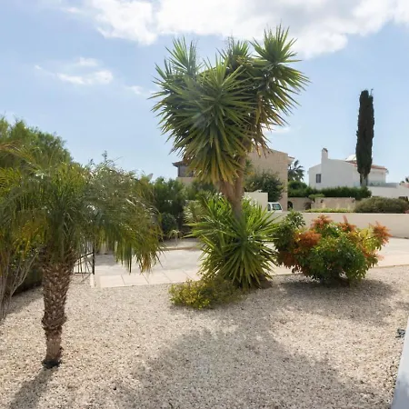 4-bedroom With Heated Pool *