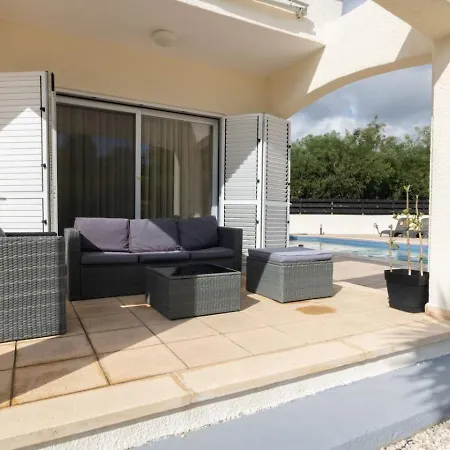 4-bedroom With Heated Pool