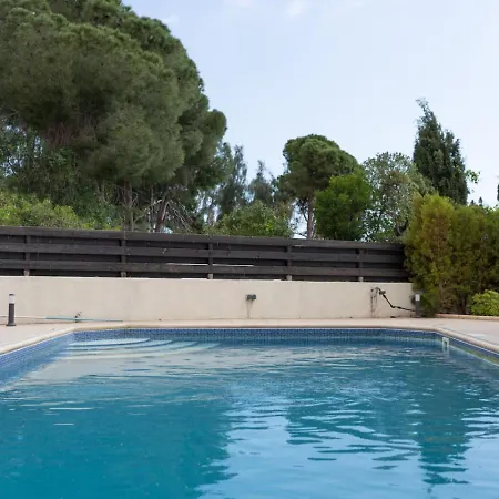 4-bedroom With Heated Pool Ferienhaus Peyia