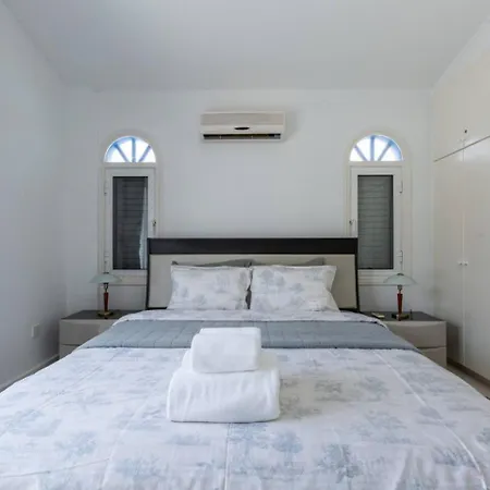 Magnolia - Luxury 4-br Retreat With Pool