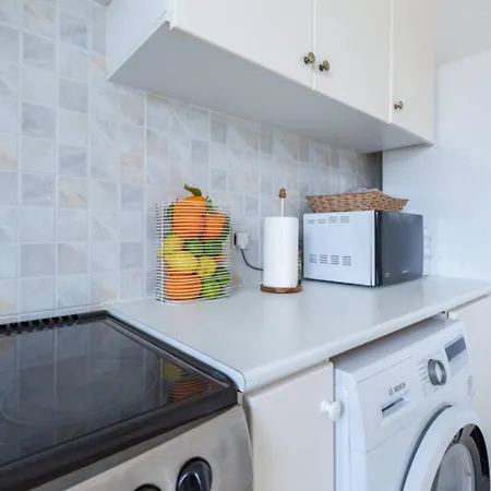 Magnolia - Luxury 4-br Retreat With Pool Dom wakacyjny *