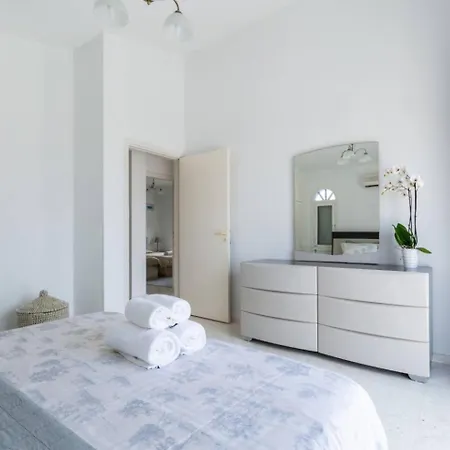 Magnolia - Luxury 4-br Retreat With Pool Dom wakacyjny Peja