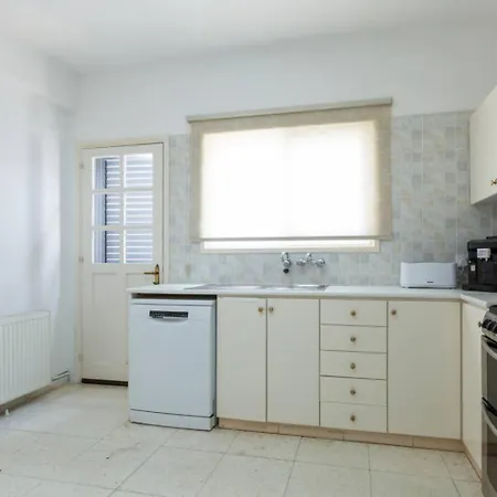 Magnolia - Luxury 4-br Retreat With Pool Case de vacanță