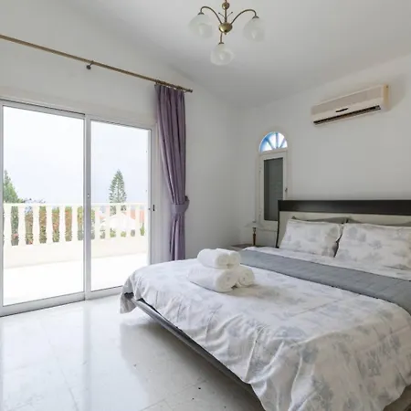 Magnolia - Luxury 4-br Retreat With Pool Case de vacanță