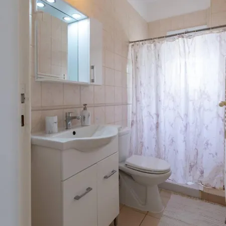 Magnolia - Luxury 4-br Retreat With Pool