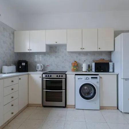 Magnolia - Luxury 4-br Retreat With Pool Case de vacanță