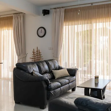Magnolia - Luxury 4-br Retreat With Pool Casa vacanze Peyia