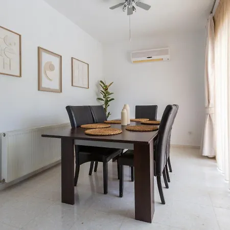 Magnolia - Luxury 4-br Retreat With Pool Casa vacanze