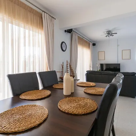 Magnolia - Luxury 4-br Retreat With Pool Casa vacanze