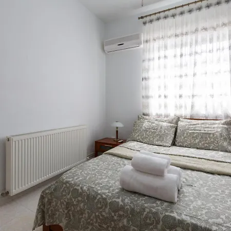 Casa vacanze Magnolia - Luxury 4-br Retreat With Pool Peyia
