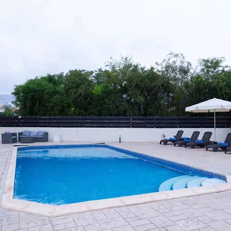 Magnolia - Luxury 4-br Retreat With Pool Casa vacanze