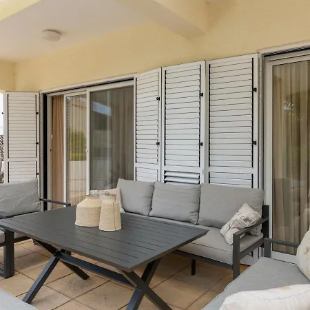 Casa vacanze Magnolia - Luxury 4-br Retreat With Pool Peyia