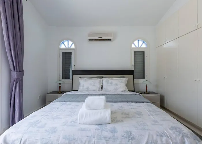 Magnolia - Luxury 4-br Retreat With Pool