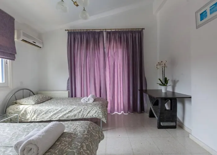 Magnolia - Luxury 4-br Retreat With Pool Casa vacanze Peyia