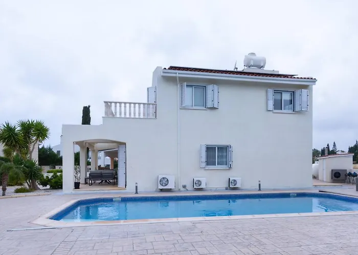 Magnolia - Luxury 4-br Retreat With Pool * Peyia