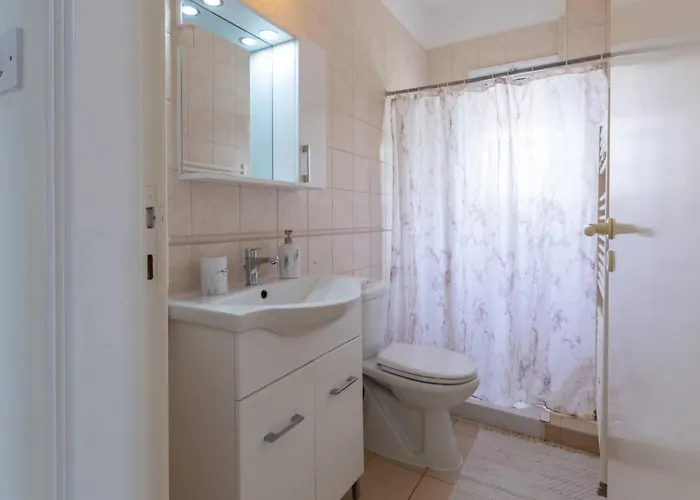 Magnolia - Luxury 4-br Retreat With Pool