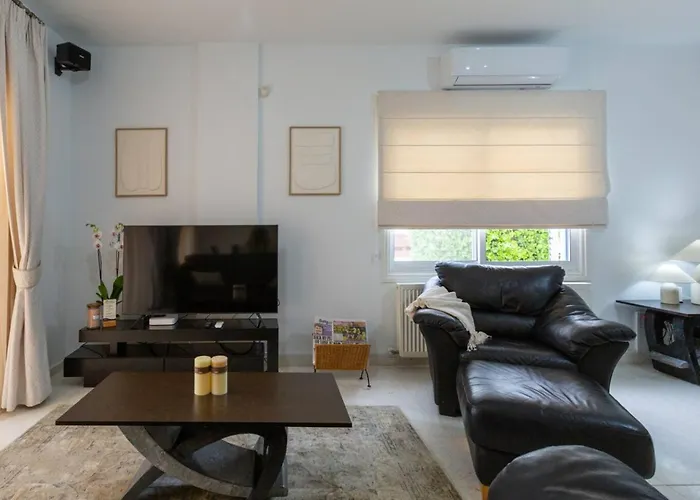 Casa vacanze Magnolia - Luxury 4-br Retreat With Pool Peyia