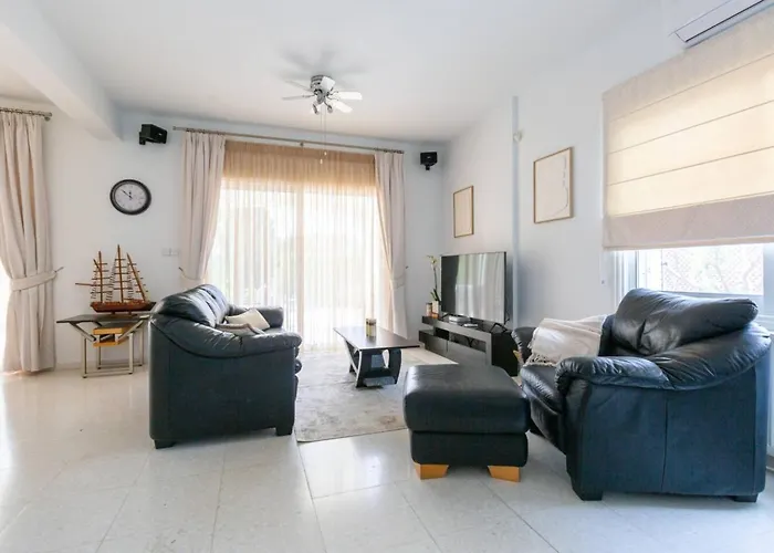 Magnolia - Luxury 4-br Retreat With Pool Casa vacanze Peyia